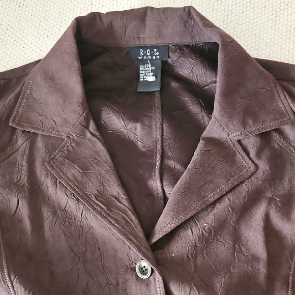 Elegant Brown Blazer for Women - Picture 3 of 6